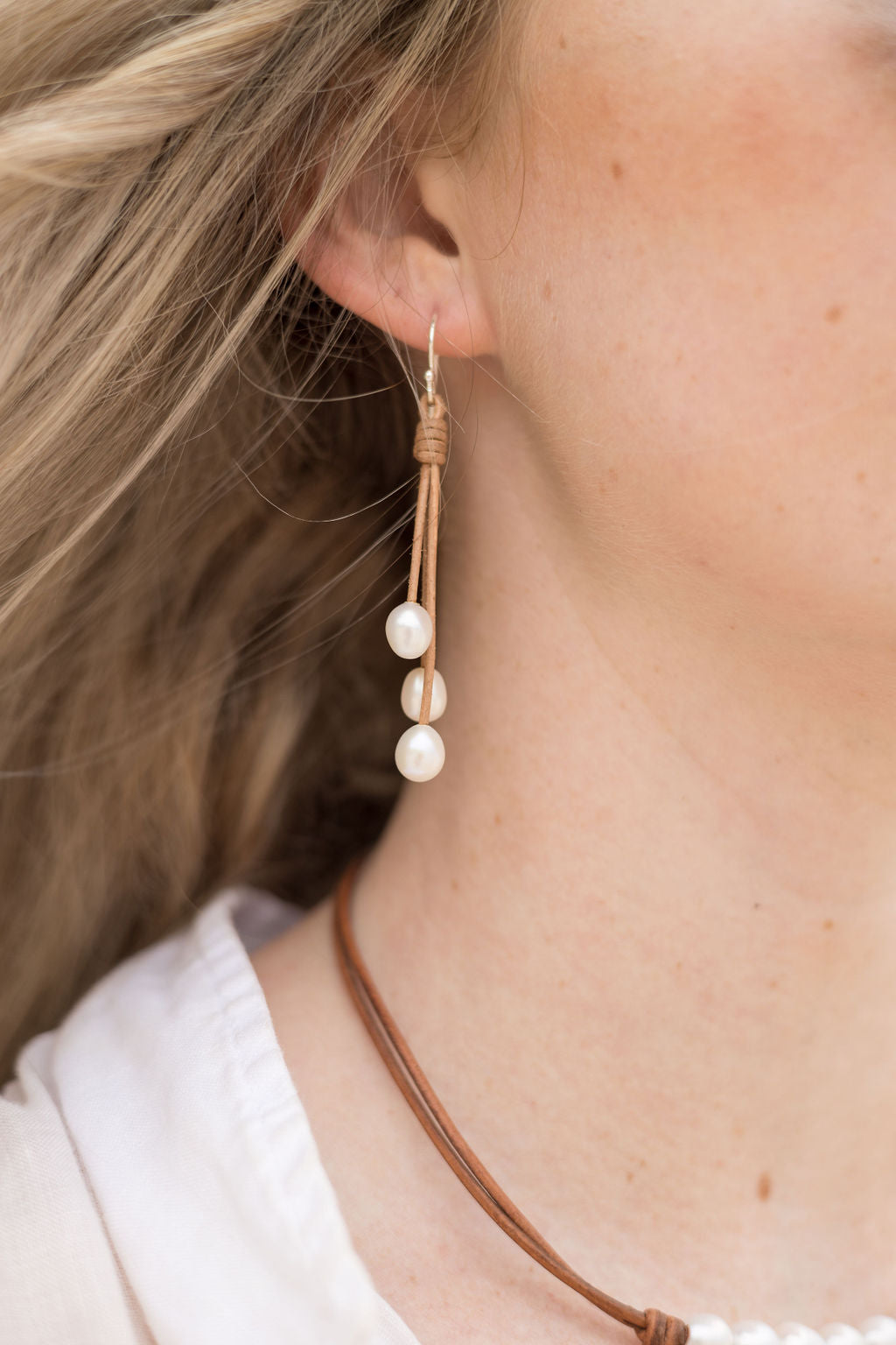 Charley - Pearl and Leather  earrings