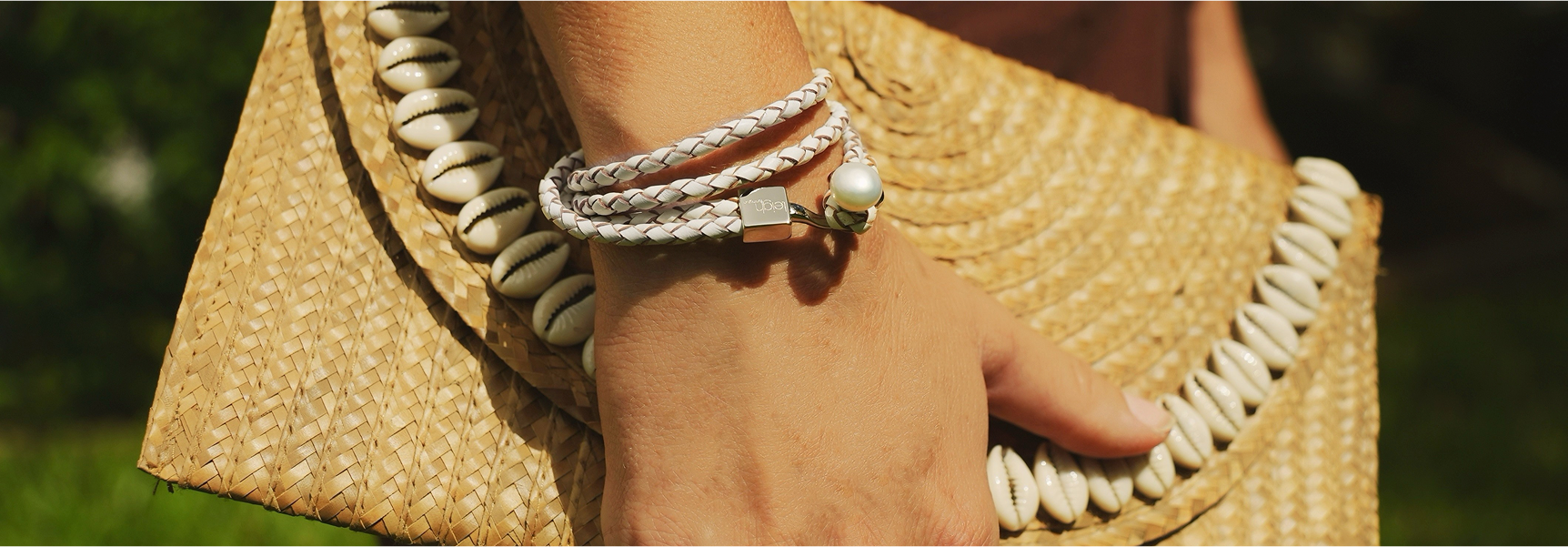 Veronica Pearl &amp; Leather Wrap / Choker