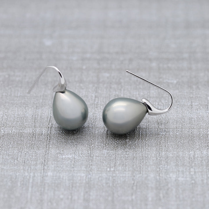 Madeline - Pearl Earrings