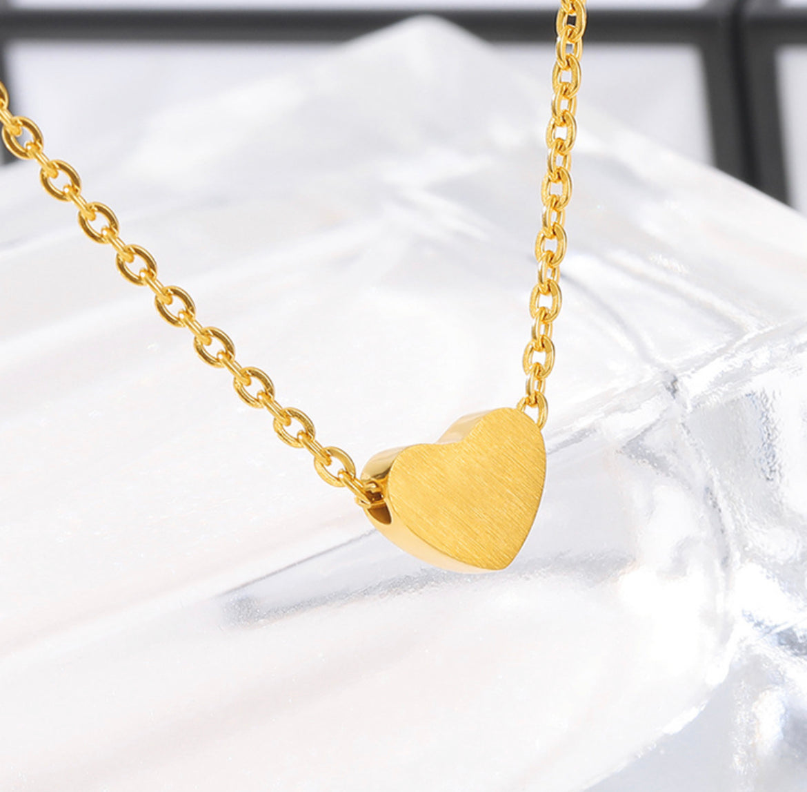 Ivy - Necklace heart pendant 1 Left