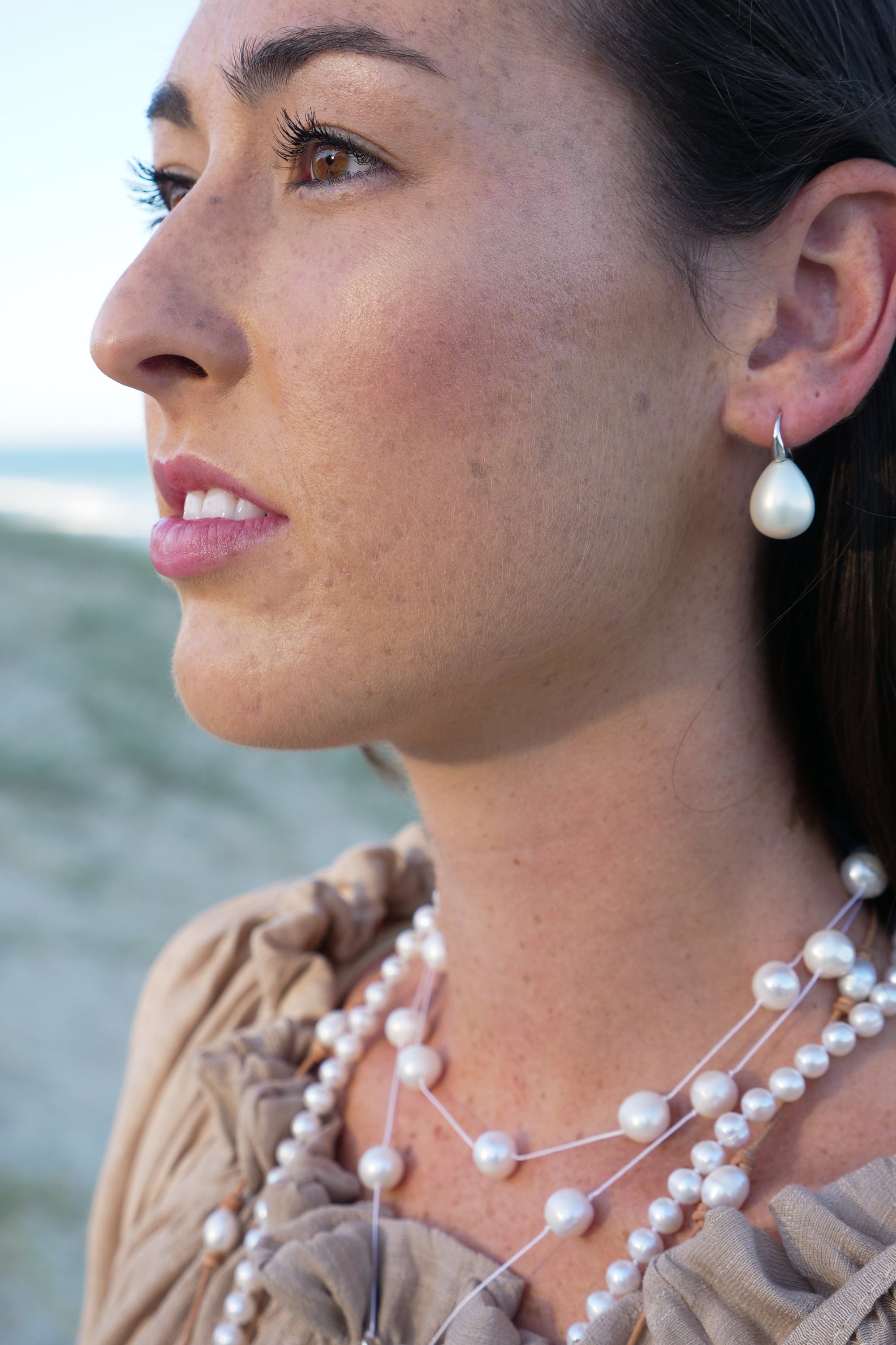 white-freshwater-pearl-drop-earrings